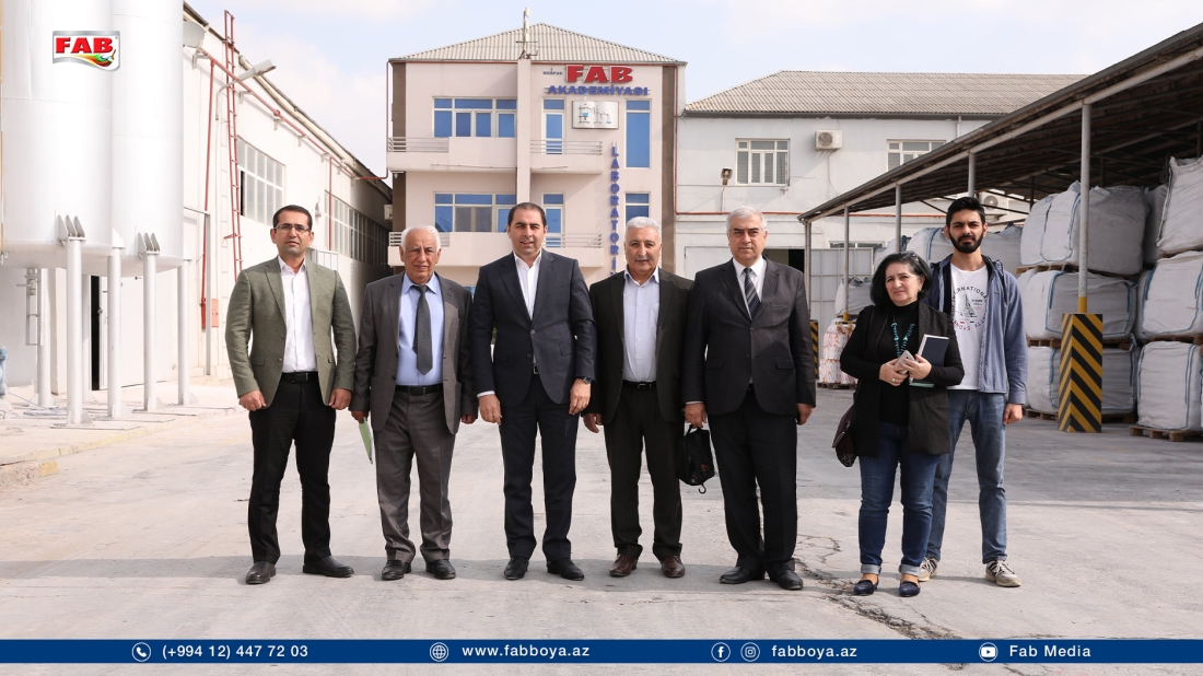Ekologiya və Təbii Sərvətlər Nazirliyi, Səhiyyə Nazirliyi və “Rüzgar” Ekoloji İctimai Birliyinin bir qrup əməkdaşı “FAB Boya” da